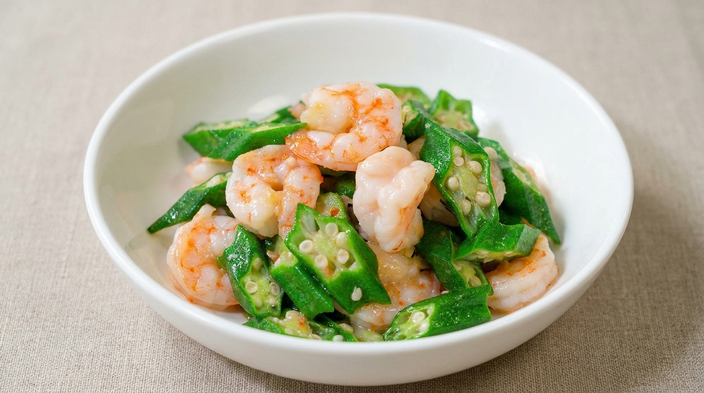 Okra sauté au wok avec crevettes
