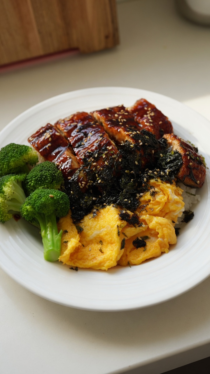 Bol de riz à l'anguille grillée à la japonaise (Unagi Don)