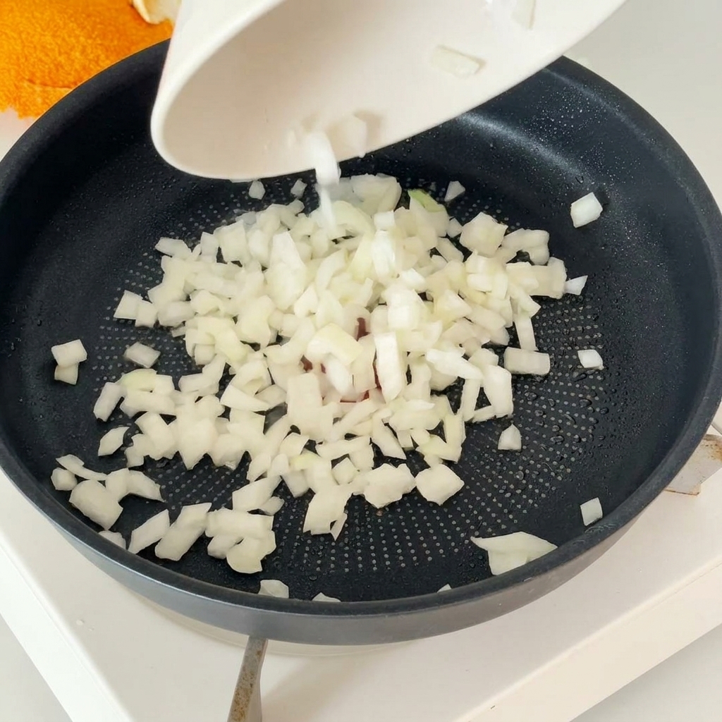 Un steak haché façonné denviron 120 g préparé à la main.