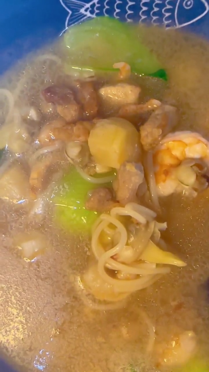 Ramen aux fruits de mer, poitrine de porc et shiitake