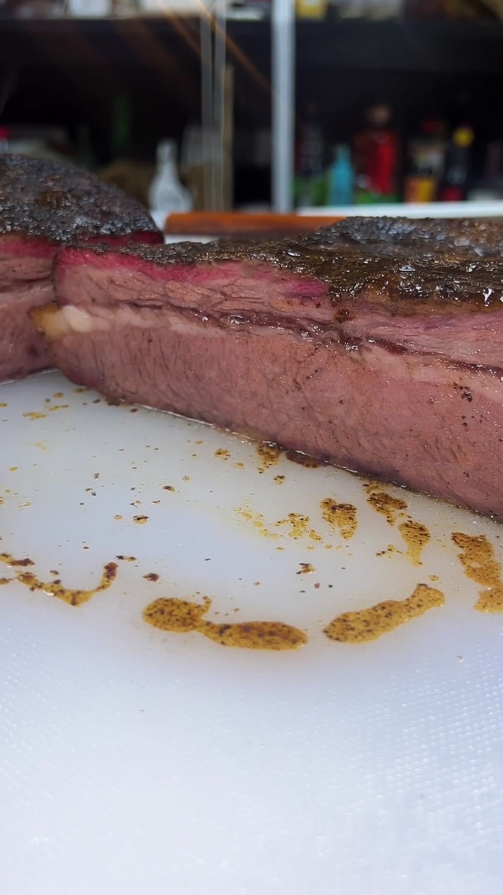 Poitrine de Bœuf Stone Axe Wagyu Fumée au Barbecue Américain
