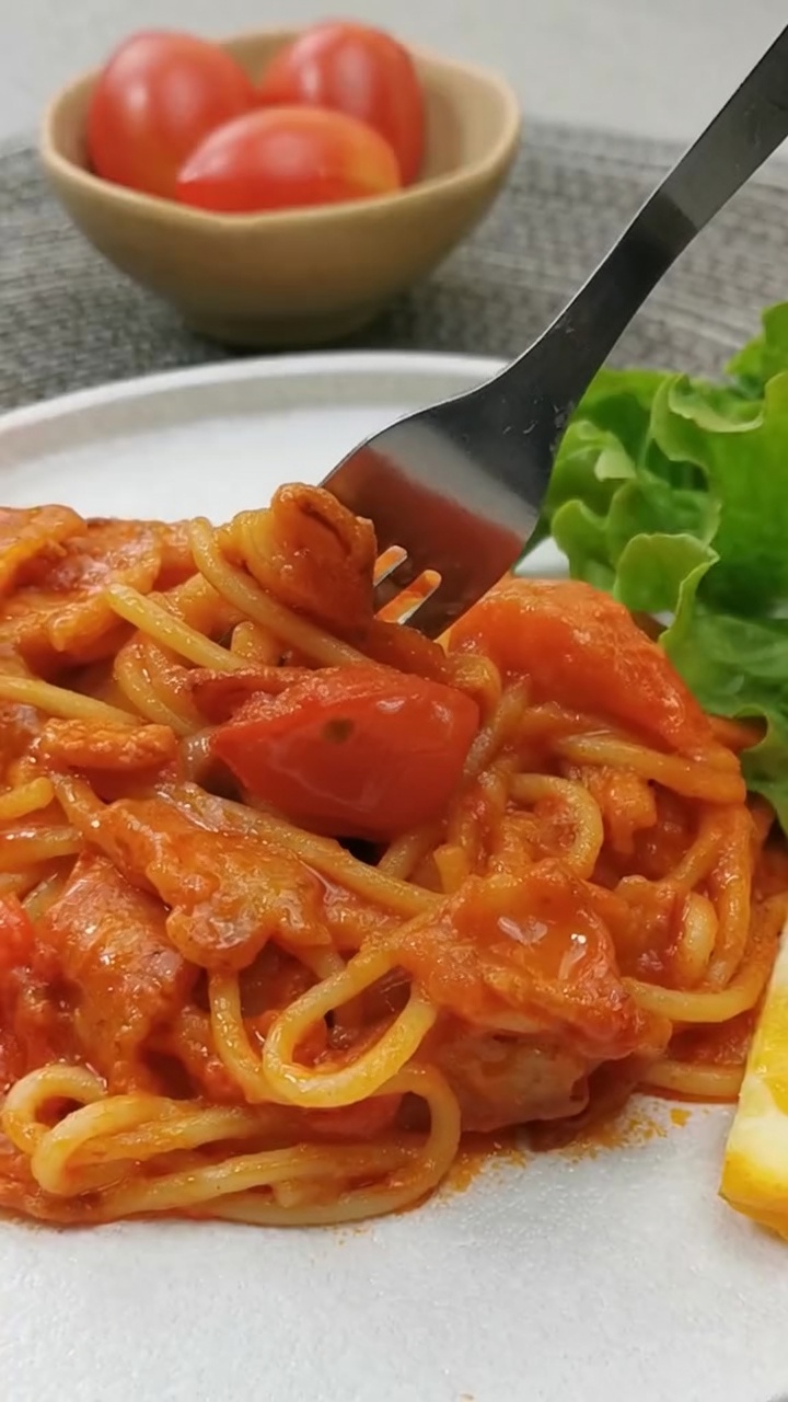 Pâtes Classiques à la Tomate et au Bacon