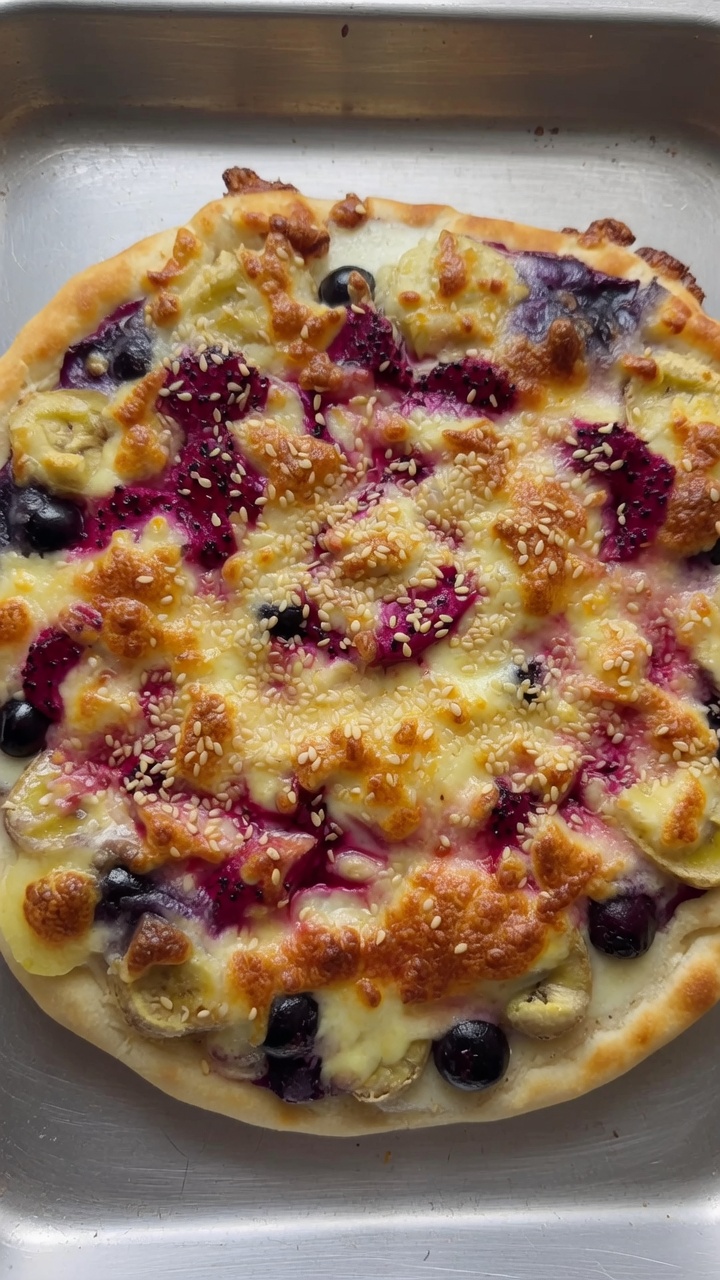 Pizza Sucrée Maison aux Fruits et à la Mozzarella
