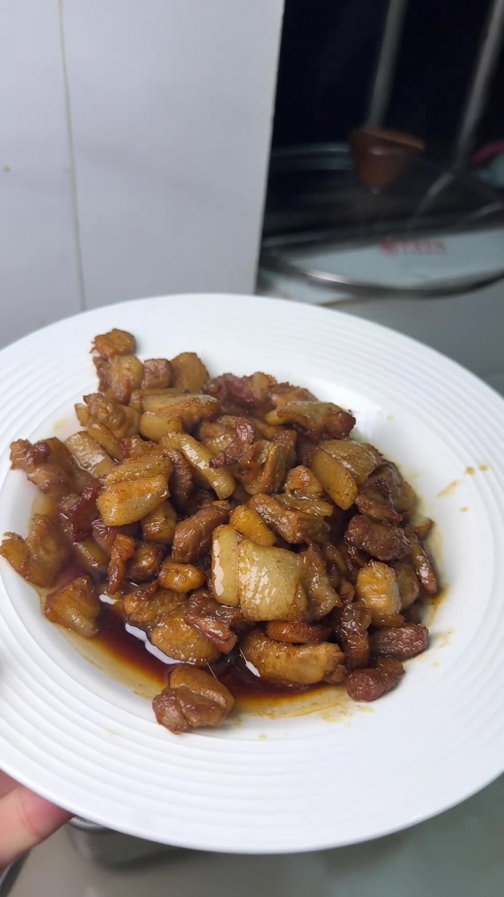 Poitrine de porc sautée à la sauce soja