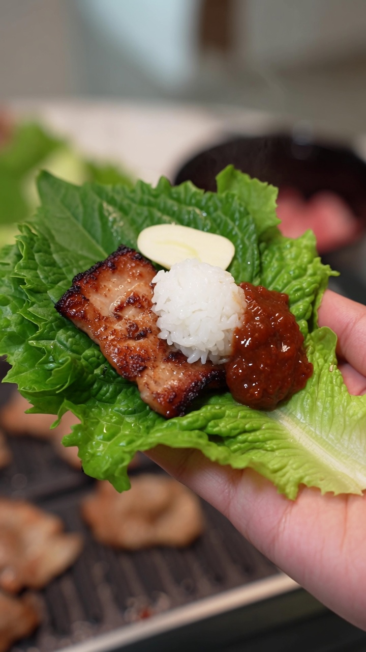 Samgyeopsal Ssam : Wraps traditionnels de poitrine de porc coréenne